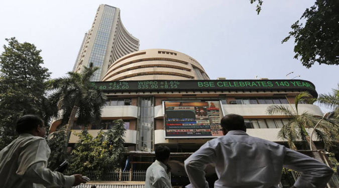 Sensex, Nifty pare gains on bouts of profit-booking