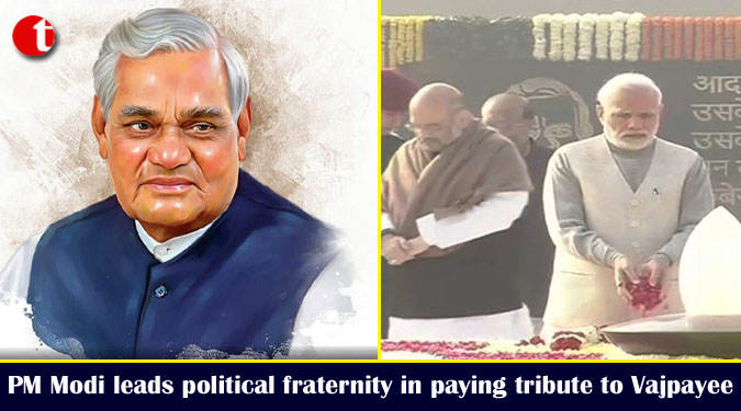 PM Modi leads political fraternity in paying tribute to Vajpayee