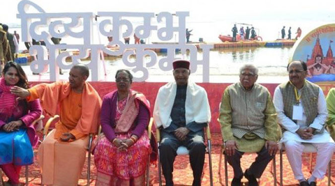 प्रयागराज पहुंचे राष्ट्रपति रामनाथ कोविंद, सपरिवार शामिल हुए गंगा आरती में