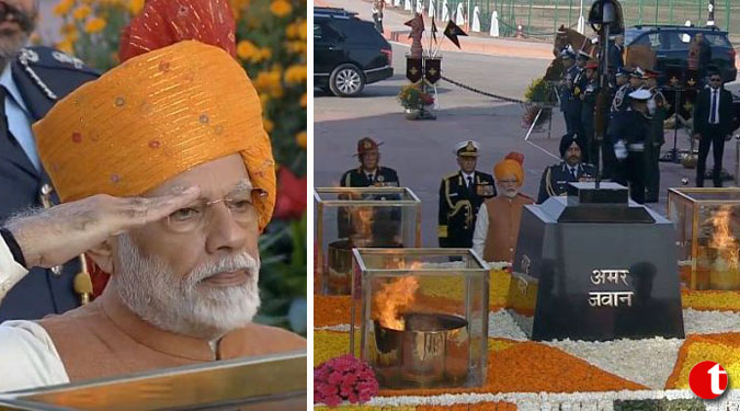 On R-Day, PM pays tribute to soldiers at Amar Jawan Jyoti