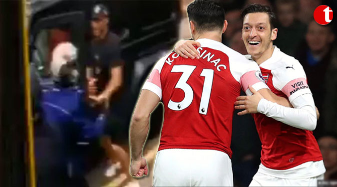 Arsenal's Ozil, Kolasinac attacked in London