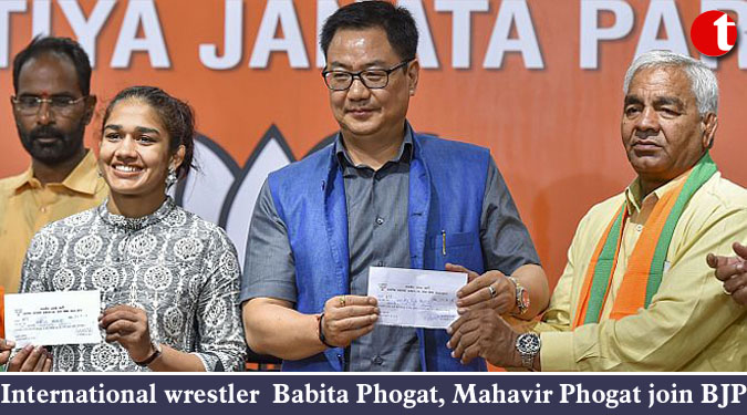 International wrestler Babita Phogat, Mahavir Phogat join BJP
