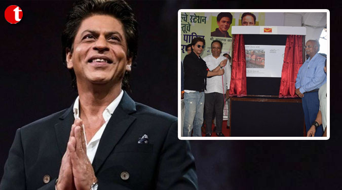 Shah Rukh Khan urges people to use postal services