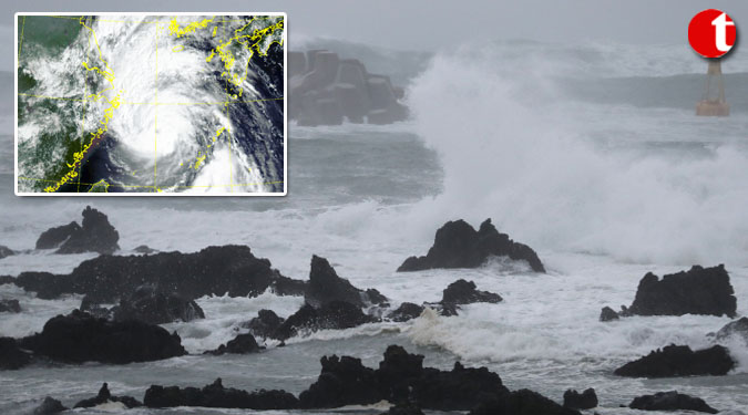 Powerfull Typhoon Lingling approaches South Korea