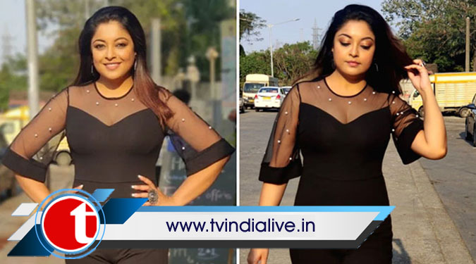 Tanushree Dutta sizzles in black