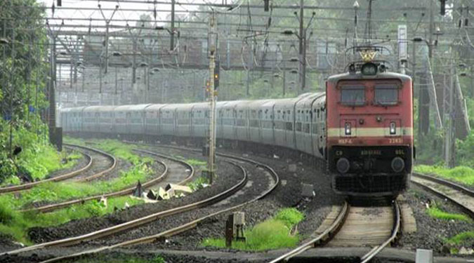 रेलवे ने 2.05 लाख टिकटों की बिक्री से 76 करोड़ रुपये से अधिक कमाए