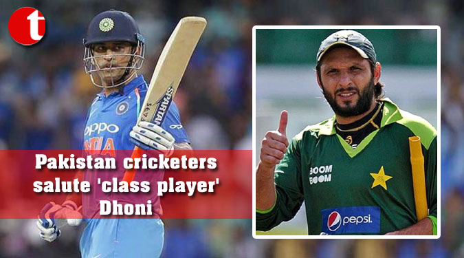 Pakistan cricketers salute 'class player' Dhoni