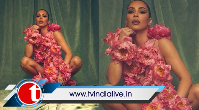 Kim Kardashian showcases ‘flower power’