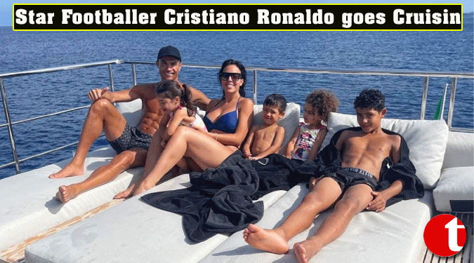 Star Footballer Cristiano Ronaldo goes Cruisin'