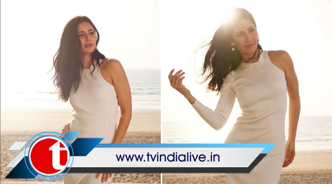 Katrina Kaif looks stunning in beach pics, reels