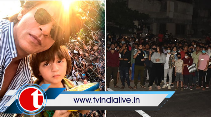 SRK celebrates b’day in Alibaug, police prevent fans from gathering outside Mannat