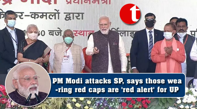 PM Modi attacks SP, says those wearing red caps are ‘red alert’ for UP