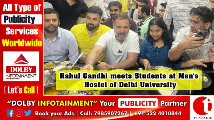 Rahul Gandhi meets Students at Men’s Hostel of Delhi University
