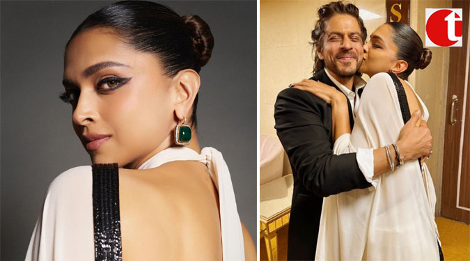 SRK blushes as Deepika Padukone kisses him on cheeks at 'Jawan' event