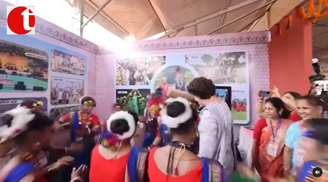Priyanka Gandhi did Sua dance