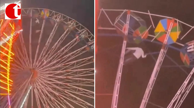 #Giantwheel stops working midway at Delhi’s #Ramlila Maidan, 20 rescued