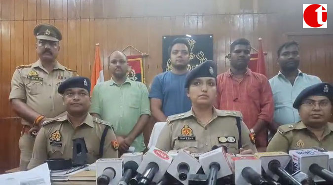 लखनऊ: पुलिस को मिली बड़ी सफलता, 25 लाख के खोये हुए 101 मोबाइल फ़ोन बरामद