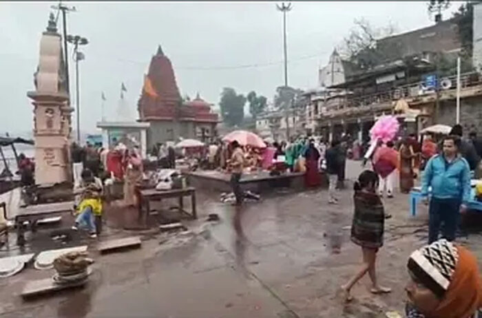 नर्मदा में माघी पूर्णिमा पर लगी आस्था की डुबकी, सीहोर के चार घाटों पर हजारों लोगों ने लगाई आस्था की डुबकी, किया दीप दान