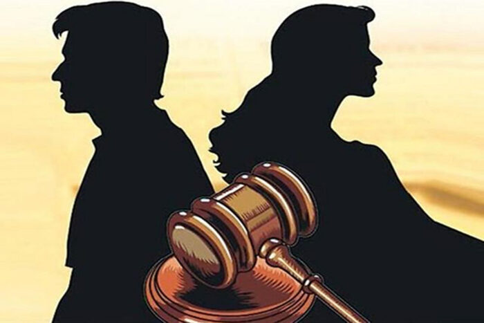 महाकुंभ जाने पर नाराज पति ने पत्नी से तलाक की अर्जी, कुटुंब न्यायालय में काउंसलर दे रहे समझाइश