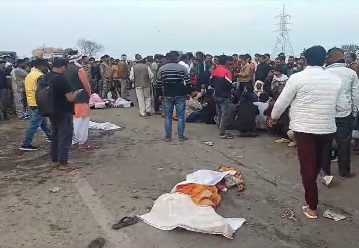 भिंड में दर्दनाक हादसा, ट्रक-डंपर की टक्कर में 8 की मौत, 13 घायल, ग्रामीणों ने जाम कर दी सड़क