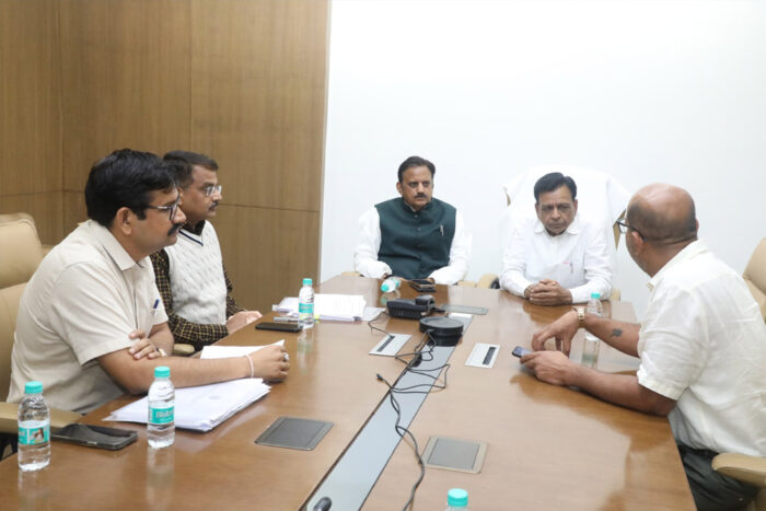 मेडिकल कॉलेजों में विशेषज्ञ डॉक्टरों और चिकित्सा शिक्षकों को आकर्षित करने तथा उन्हें बेहतर सुविधाएं प्रदान करने में सहायक सिद्ध होगा