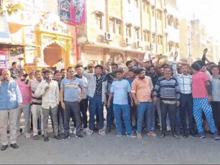 ब्लैकमेल कांड : हिंदूवादी संगठन और सर्व समाज के लोगों ने फांसी की सजा के साथ ही घरों पर बुलडोजर चलाने की मांग