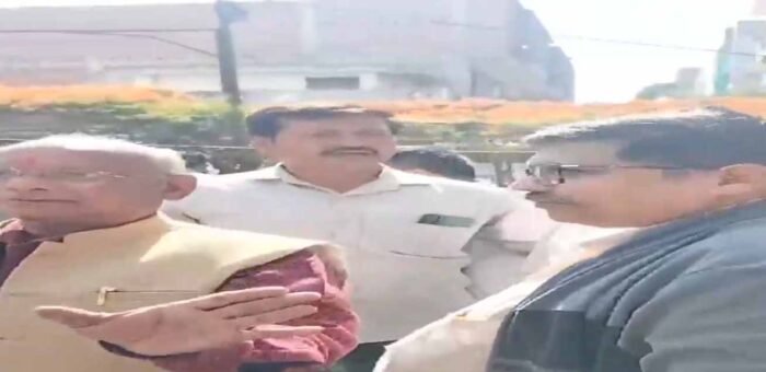 चर्च में 50 से अधिक लोगों के जमा होने पर गोमती नगर में धर्म परिवर्तन पर जमकर हंगामा और नारेबाजी