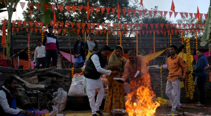 ऐतिहासिक भोजशाला में मां सरस्वती की पूजा शुरू, भारी पुलिस बल तैनात