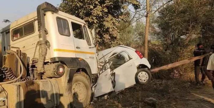भीषण सड़क हादसे में एक ही परिवार के 5 लोगों की मौत