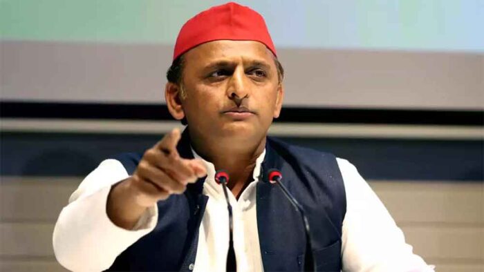 अखिलेश ने कहा- सरकार रोजगार नहीं दे पा रही है, सारे नारे असफल होने के बाद वह चोरी-छिपे वक्फ बिल लाए हैं