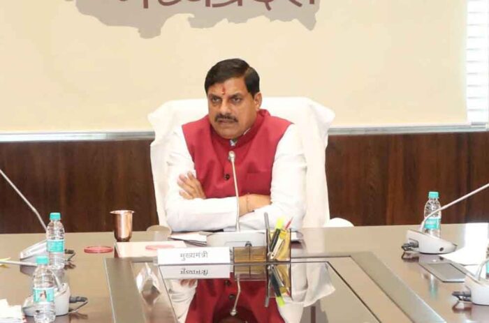 मुख्यमंत्री डॉ. यादव ने नेतृत्व विकास और स्वैच्छिक संगठनों का संसार पुस्तिकाओं का किया विमोचन