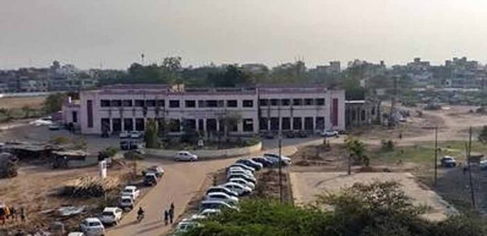 राजस्थान लोक सेवा आयोग की परीक्षा देने पहुंची महिला कांस्टेबल के पास मिले दो आधार कार्ड