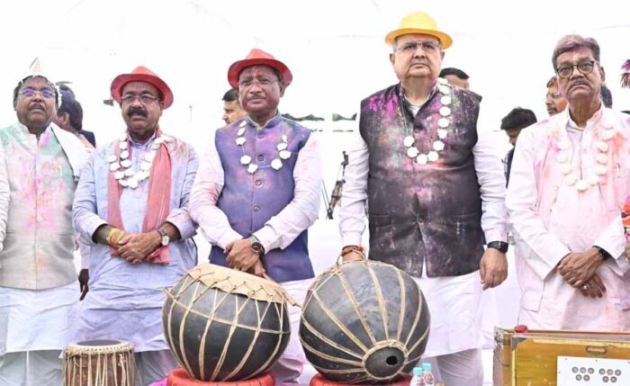 विधानसभा अध्यक्ष, मुख्यमंत्री, नेता प्रतिपक्ष सहित सभी विधायकों ने खेली होली