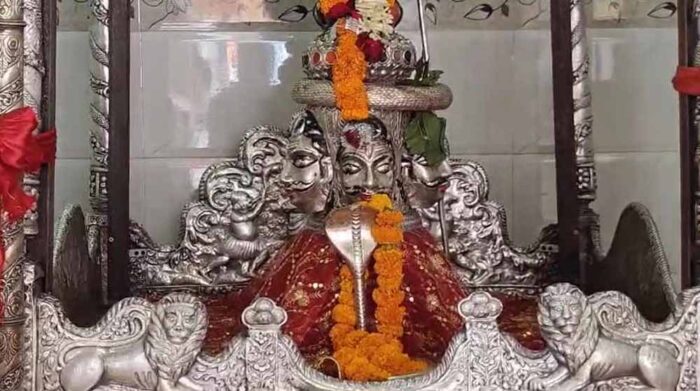 रंग पंचमी के अवसर पर चांदी की पालकी में सवार होकर बाबा कलेश्वरनाथ
