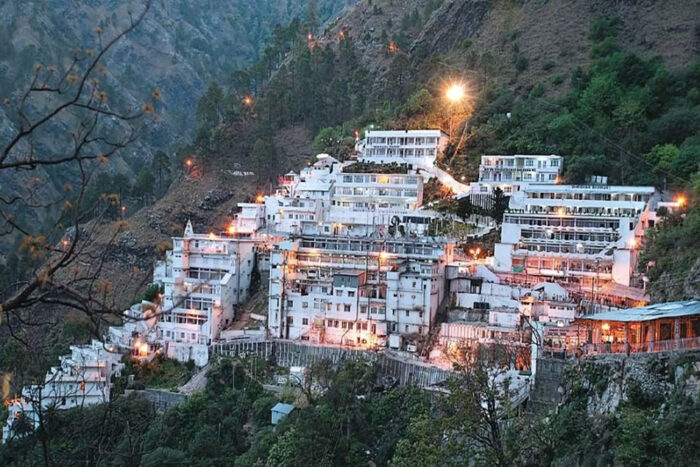 तिरुपति मंदिर की वार्षिक आय 4,774 करोड़ रुपये