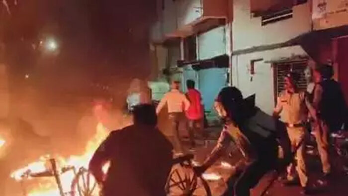 महू में हिंसा के मामले में 8 एफआईआर दर्ज, डीआईजी ने कहा माहौल बिगड़ने पर सख्त कार्रवाई की जाएगी