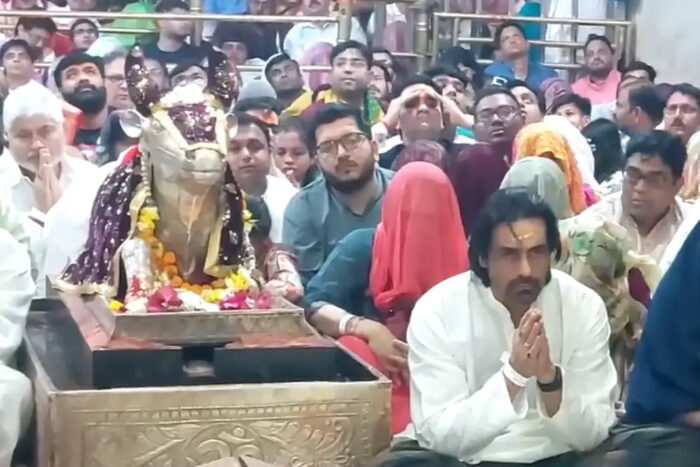 एक्टर अर्जुन रामपाल महाकालेश्वर मंदिर पहुंचे, भस्म आरती में हुए शामिल