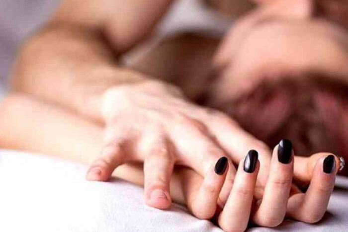 एक माँ 16साल से एक काला सच दबाकर बैठी, बेटी के पति के साथ मां ने किया था …..