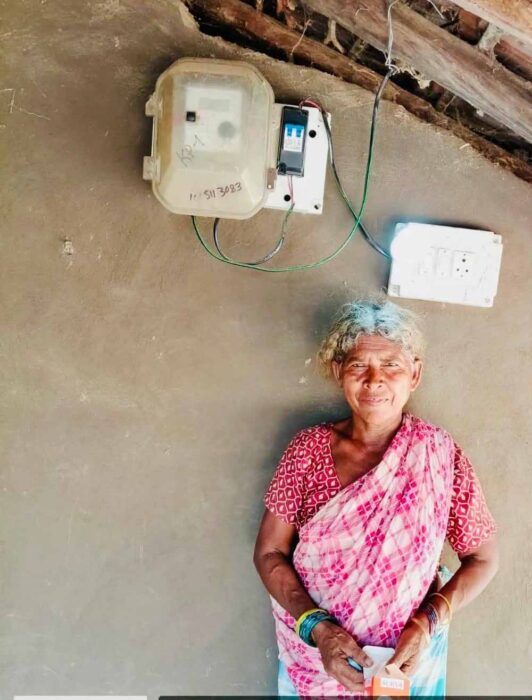 नियद नेल्ला नार योजना से गाँवों में पहुंच रही है विकास की रोशनी