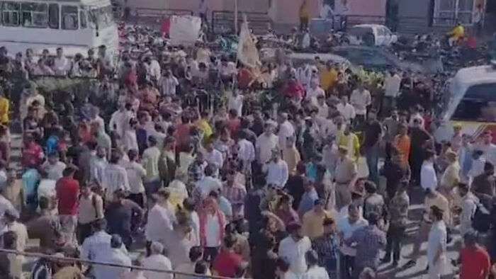 राजधानी जयपुर में तेजाजी की मूर्ति तोड़े जाने पर भड़के हनुमान बेनीवाल, बवाल मचा