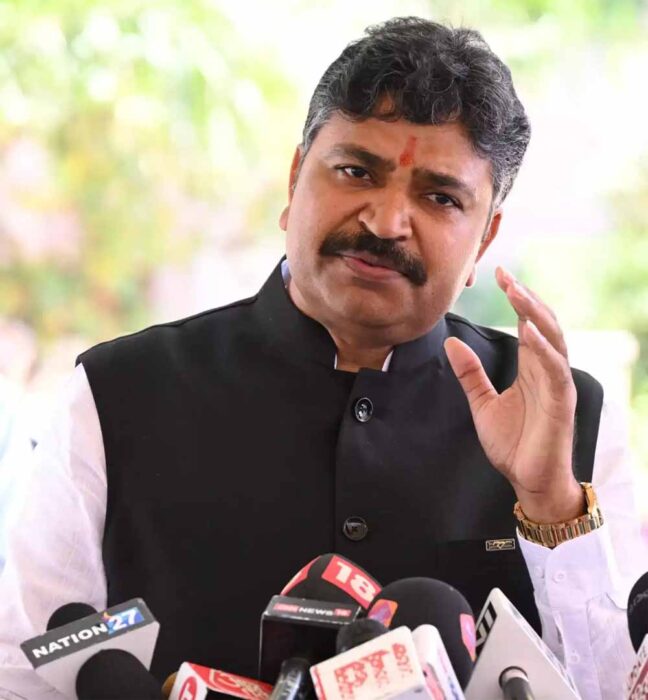 नेता प्रतिपक्ष ने अवैध खनन को लेकर सरकार पर साधा निशाना