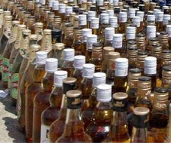 बक्सर पुलिस ने कंटेनर से भारी मात्रा में अवैध विदेशी शराब की जब्त