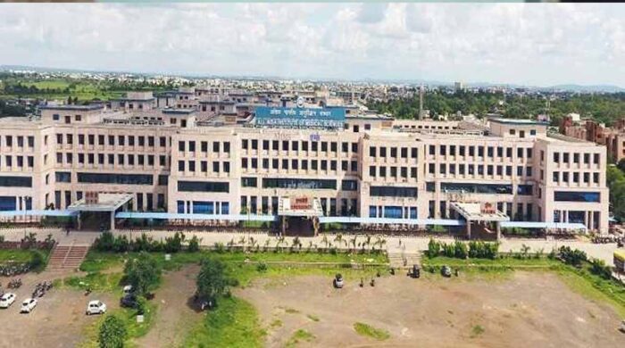 राजधानी AIIMS में एक 70 वर्षीय मरीज का सफल ट्रांसकैथेटर एओर्टिक वाल्व इम्प्लांटेशन किया गया