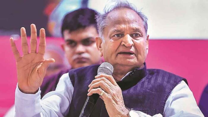 शिवशक्ति टेक्सटाइल मार्केट में लगी भीषण आग में राजस्थान के व्यापारियों को नुकसान पर चिंता व्यक्त की: अशोक गहलोत