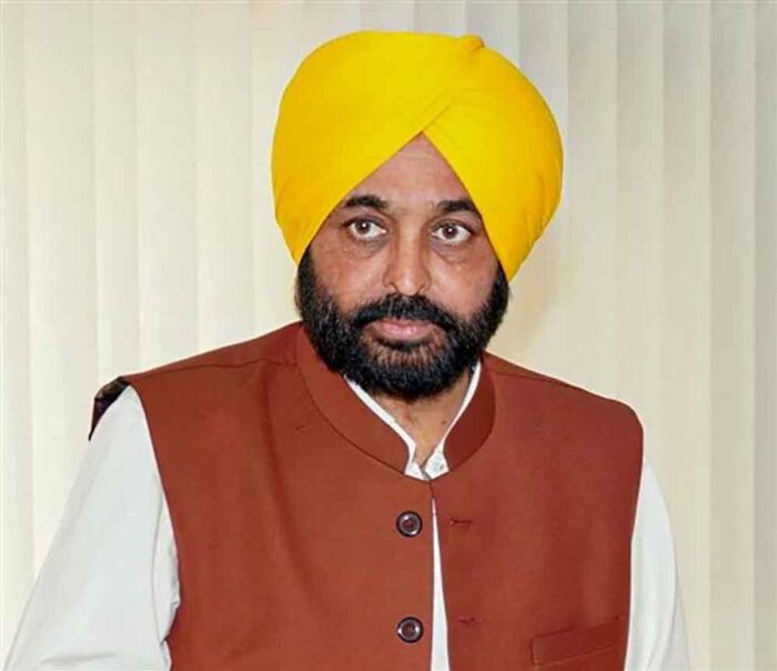 पंजाब सरकार ने इस मौके प्रिंसिपलों को ट्रेनिंग के लिए सिंगापुर भेजा, सीएम मान और शिक्षा मंत्री ने दी विदाई