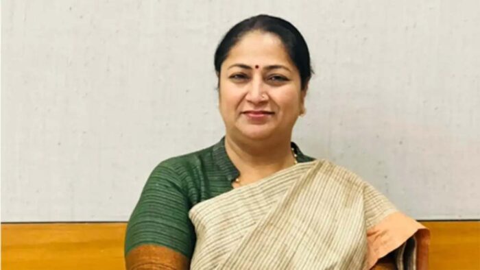 सीएम रेखा गुप्ता के नेतृत्व में कई ठोस कदम उठाए जा रहे, अब दिल्ली की सड़कें होंगी धूल मुक्त, दिए निर्देश