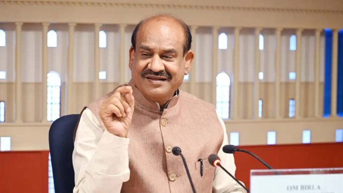 लोकसभा में सदन की कार्यवाही शुरू होते ही जमकर हंगामा, हंगामे के चलते कुछ ही मिनटों में सदन स्थगित