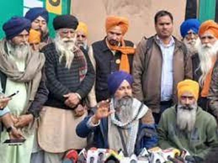 पंजाब-हिमाचल बार्डर से बड़ी खबर, खालिस्तानी पोस्टर हिमाचल में वाहनों से उतारने को लेकर हो रहा प्रदर्शन