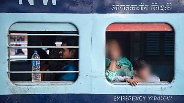 ट्रेन से गिरकर पांच साल की बच्ची की मौत, बच्ची नीचे गिरी तब परिवार के सदस्य सोए हुए थे
