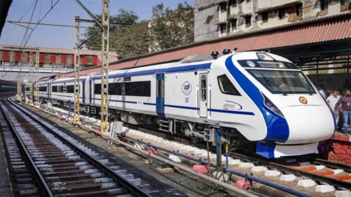 हावड़ा-राउरकेला वंदे भारत ट्रेन में खराबी, टाटानगर-बरहमपुर वंदे भारत से यात्रियों को किया रवाना